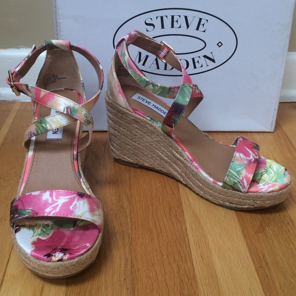 steve madden floral wedges
